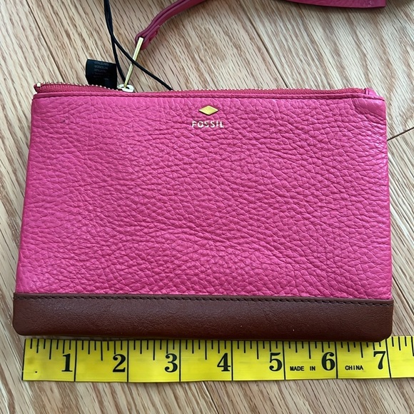 NIB! Fossil pomegranate Pink and Brown Leather wristlet. - Picture 7 of 10